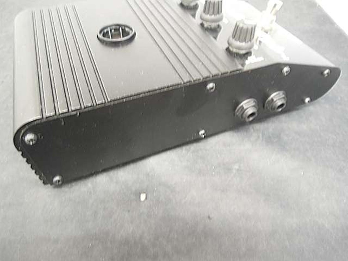 ギター Rocktron BANSHEE Amplified Talkbox Rocktron Banshee 2 Amplified Talkbox | Sweetwater