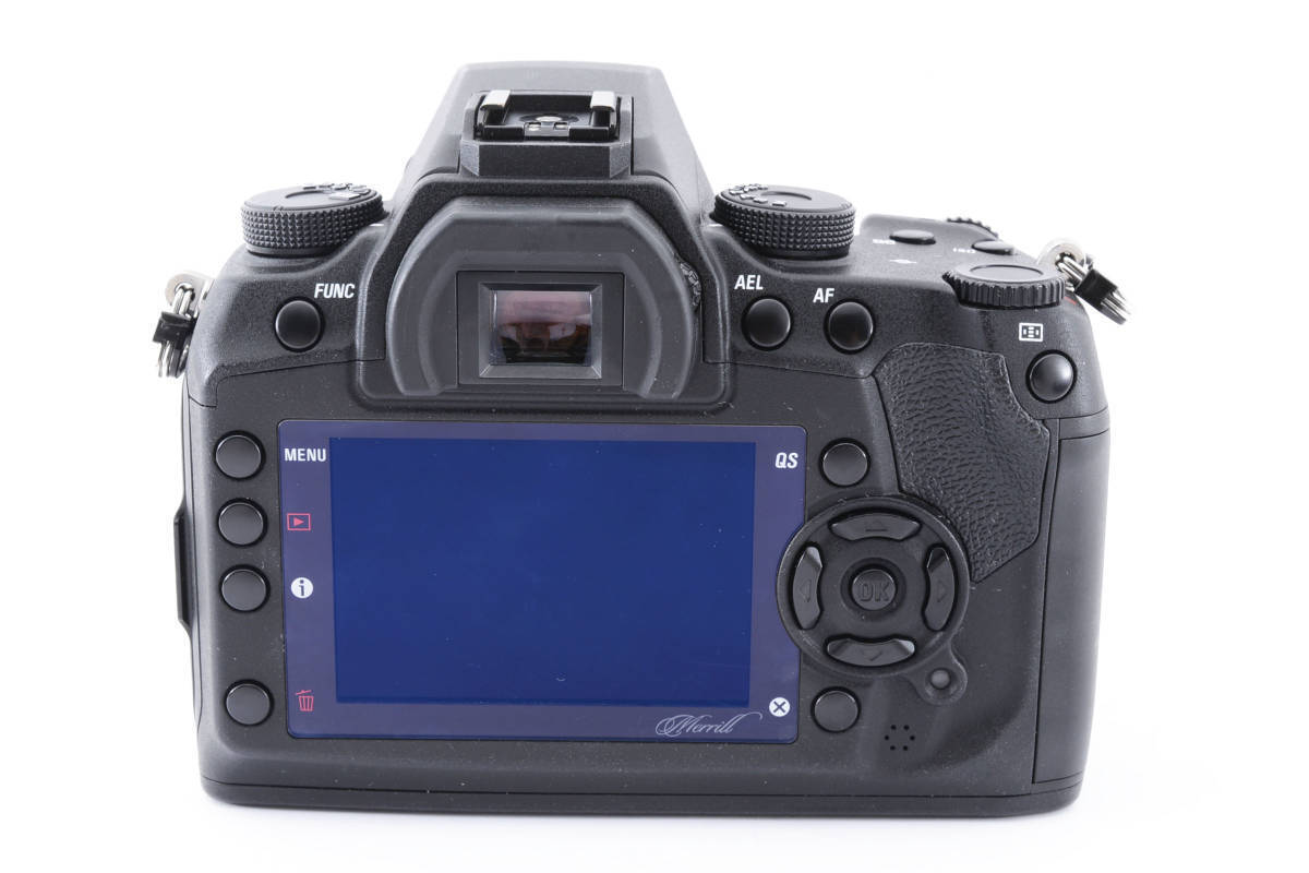 Sigma SD1 Merrill Black 46.0MP Digital SLR Camera Body Sigma SD1 Merrill Black 46.0MP Digital SLR Camera Body