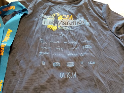 Used Rock NRoll San Antonio 3M Half Marathon Austin Texas Finisher Medal T-Shirt - Imagen 3 de 6