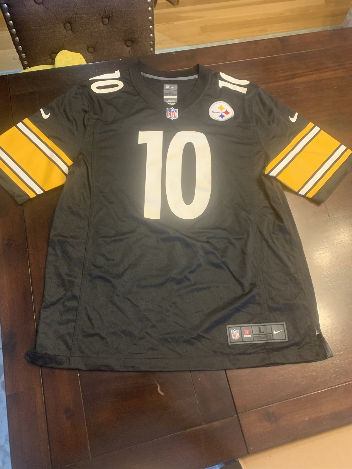 Футболка Nike Mitch Trubisky Pittsburgh Steelers Большого размера черного цвета на поле