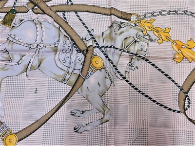 Grand Foulard Vintage En Soie 100% Pour Femme, 86x88cm, Motif Années 80, état Très Correct