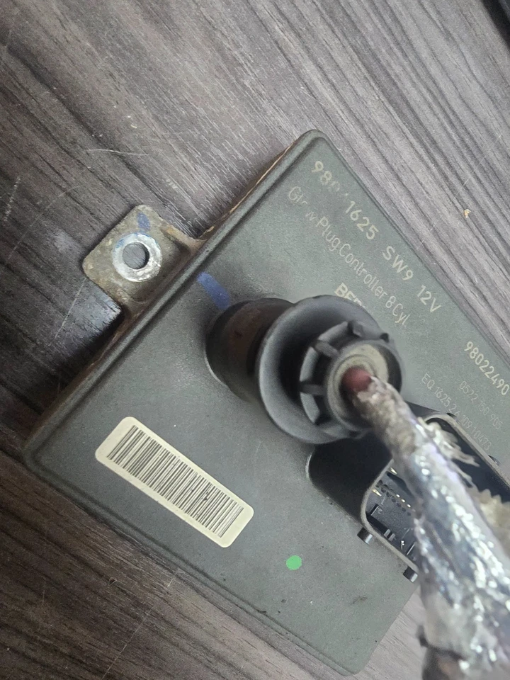 2007-2010 GM Silverado Sierra Savana Duramax Glow Plug Module Relay 98041625 - Image 4 of 4