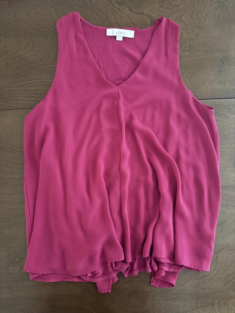 LOFT Women's Sleeveless Solid Pink V-Neck Woven Tank Top Pullover Size M
