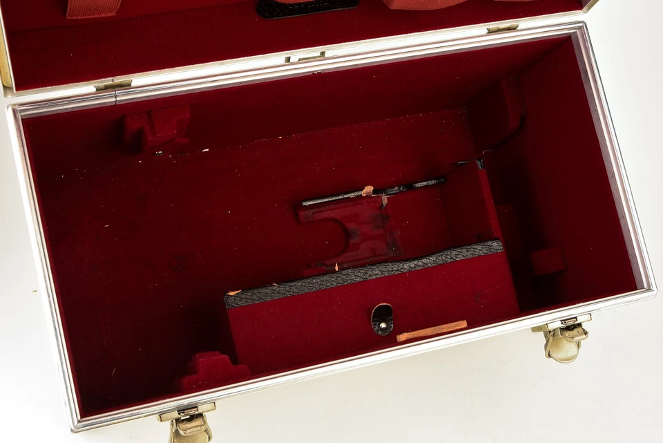 Estuche rígido de transporte para cámara de cine de película Bolex H16 Reflex REX-4 16 mm con llave V24 Foto 4 de 4