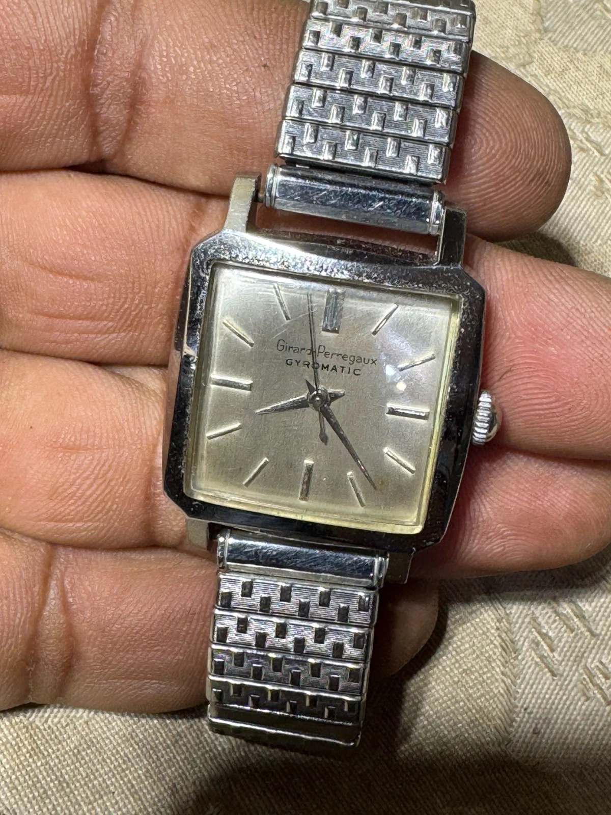 Girard Perregaux — Vintage Men's Silver Tone Girard-Perregaux Gyromatic Tank Analog Watch