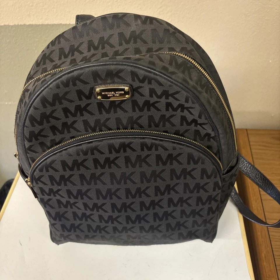 Mochila Grande Michael Kors Abbey Logo MK Signature - Buen Estado Foto 3 de 4