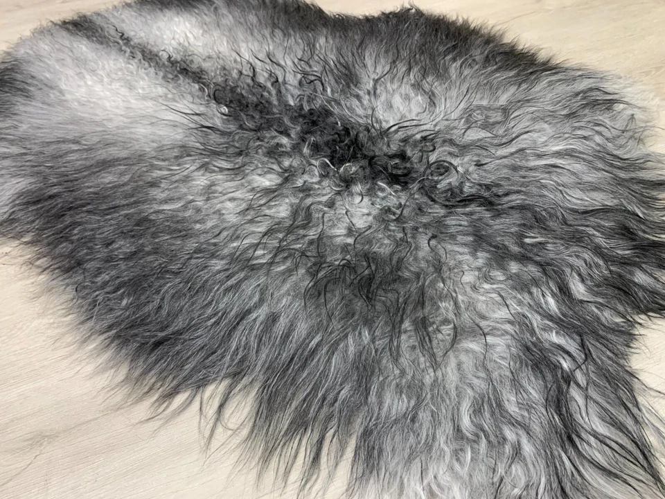 Natural Icelandic Curly  Silver Gray Sheepskin Rug Pelt Pet Bed Throw Seat Cover - Image 4 of 4