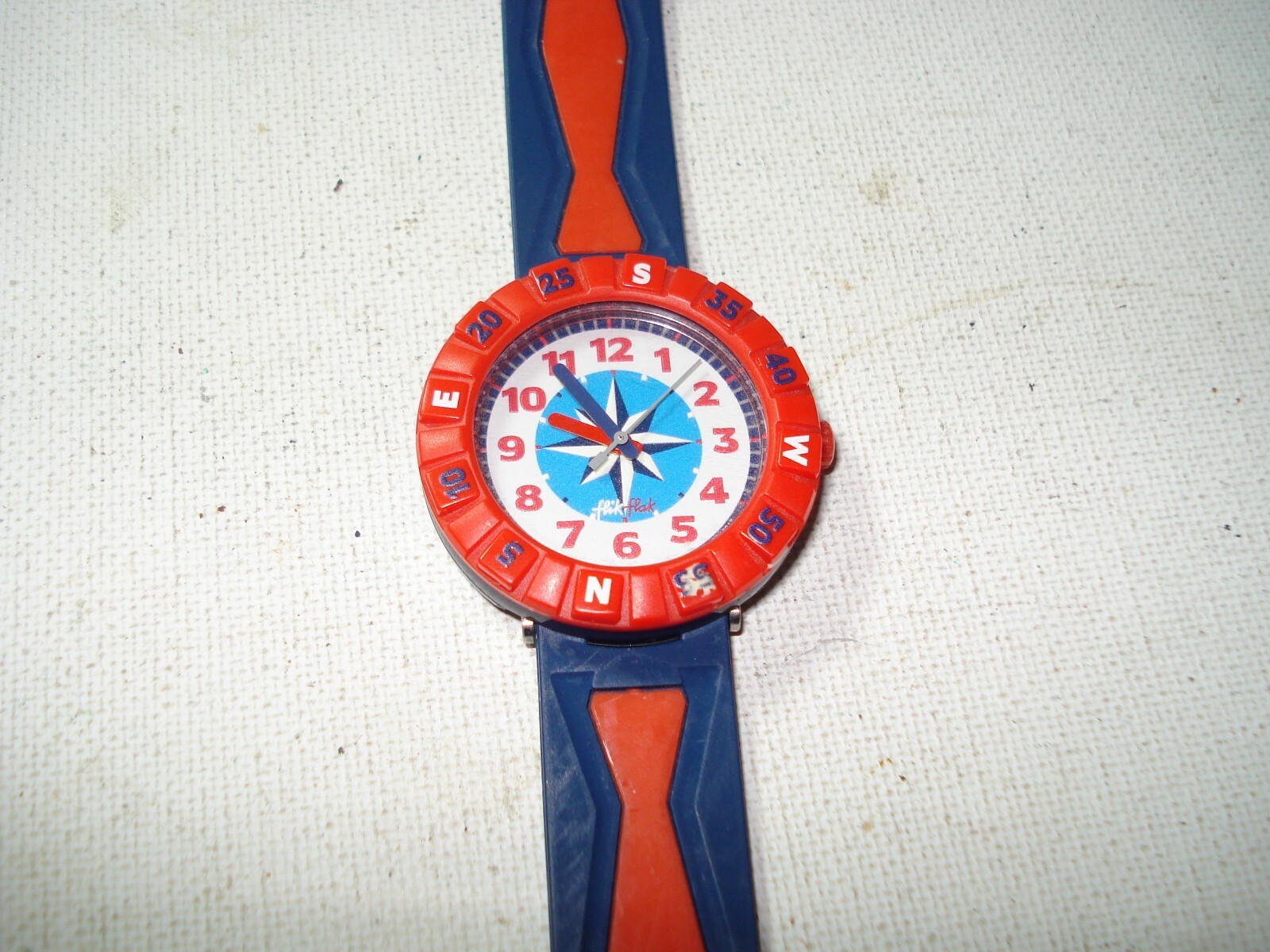 VERY RARE SWATCH FLIK FLAK PINWHEEL COMPASS SWISS MADE 6 OF 2017