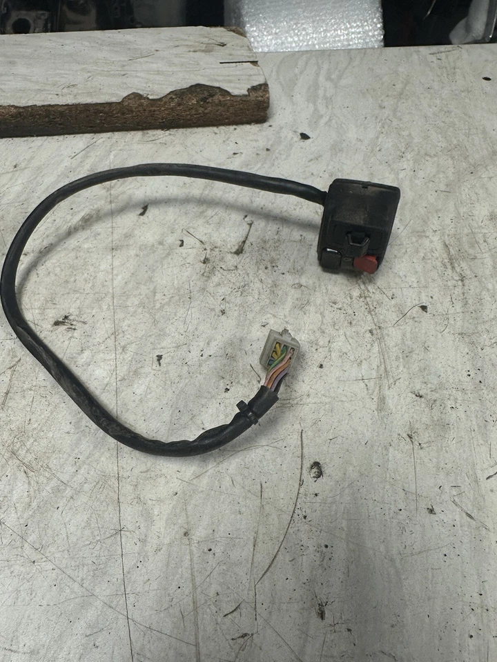 INDICADOR DE CONTROL IZQUIERDO DERBI MULHACEN 125 ENGRANAJE OEM Foto 2 de 4