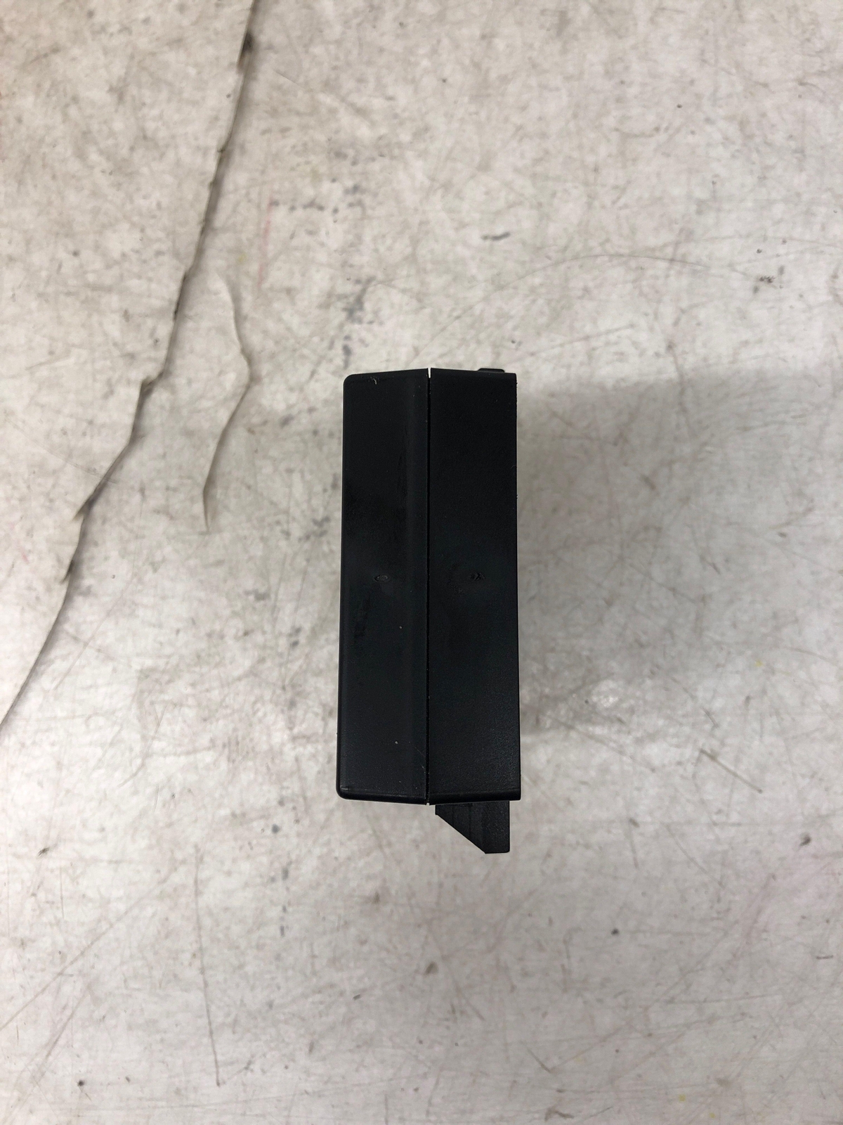 ASTON MARTIN RAPIDE HEADPHONE OUTPUT AUDIO CONTROL MODULE AD43-19A164-BB OEM