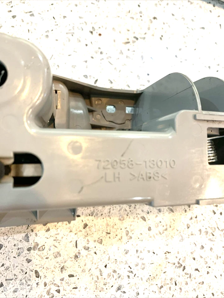 2009-2015 Toyota Venza Interior Gray Door Handle Left 72058-13010 OEM 09 - Image 4 of 4