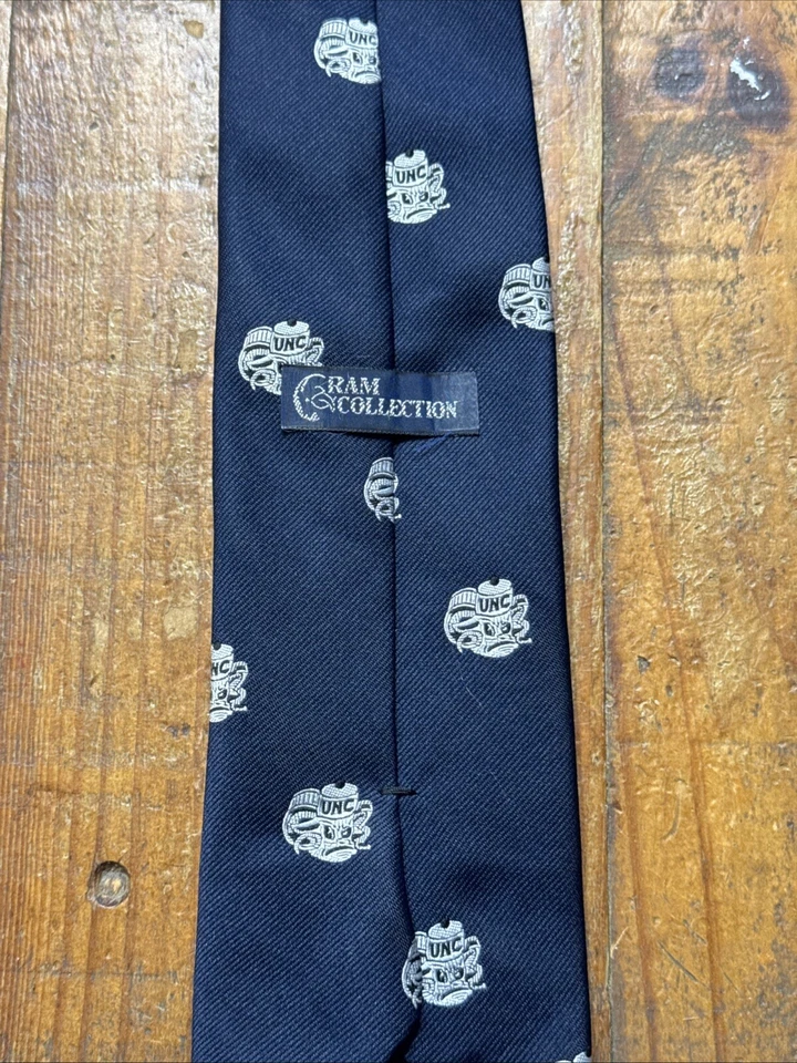 Corbata de cuello con tacones alquitranados vintage UNC, Universidad de Carolina del Norte, azul con plata Foto 2 de 2