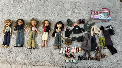 Lot Of 5 Vintage Bratz MGA DOLLS 2001 Barbie Dolls Yasmin Cloe With Clothes