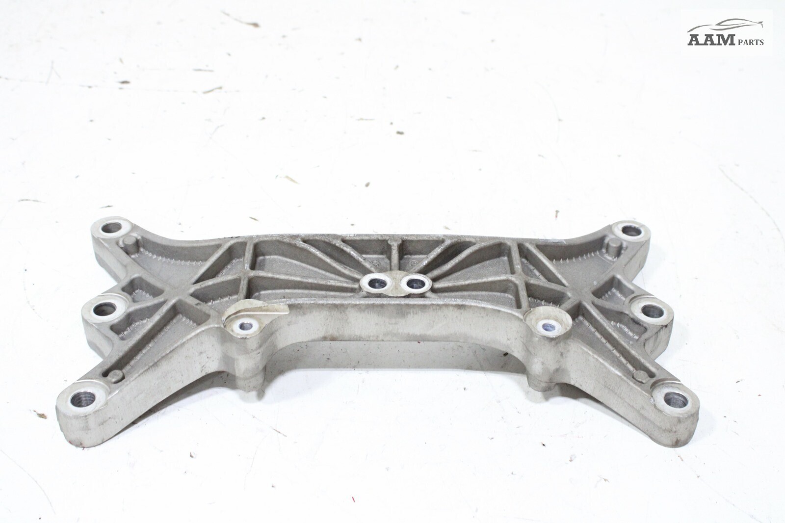 2014-2021 MASERATI GHIBLI M157 RWD TRANSMISSION CROSSMEMBER MOUNT BRACKET OEM