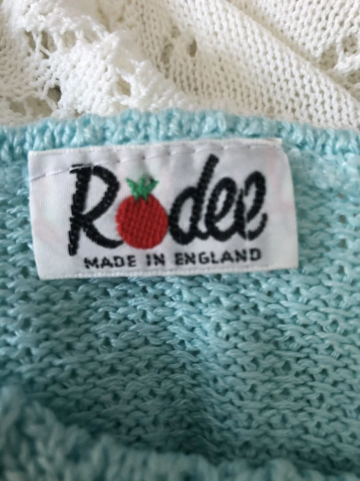 VINTAGE RODEE 1970S SIZE 10 LIGHT BLUE KNIT VEST TUNIC TOP SASH NECK ENGLAND  - Image 2 of 4