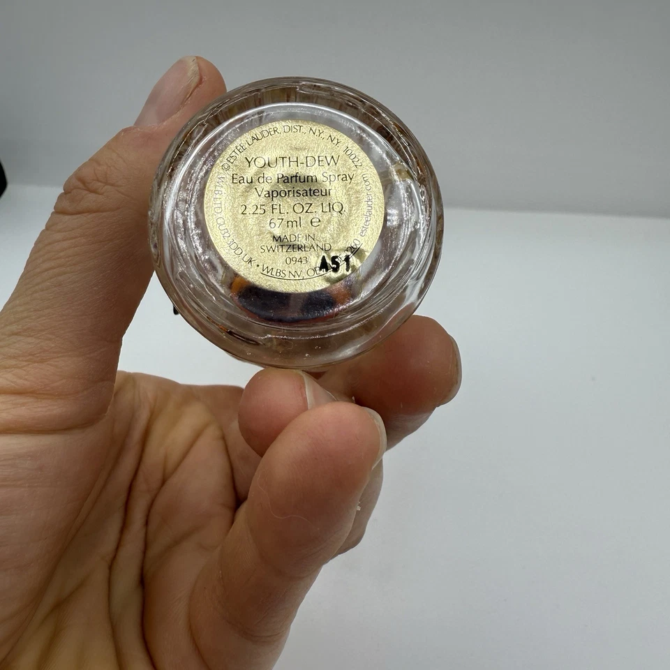 Estee Lauder Limited Edition Youth Dew 67 ml Eau de Parfum Spray - image 3 of 4