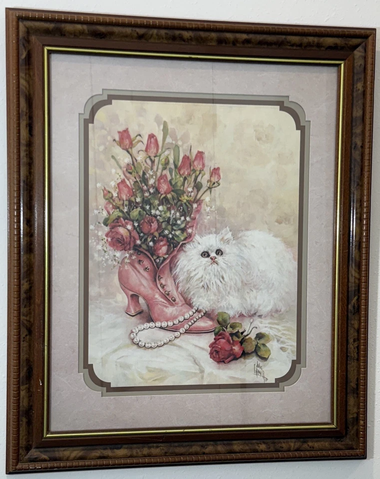 Impresión de gato persa vintage de Julia Crainer con rosas en bota arte de pared victoriano Foto 2 de 4