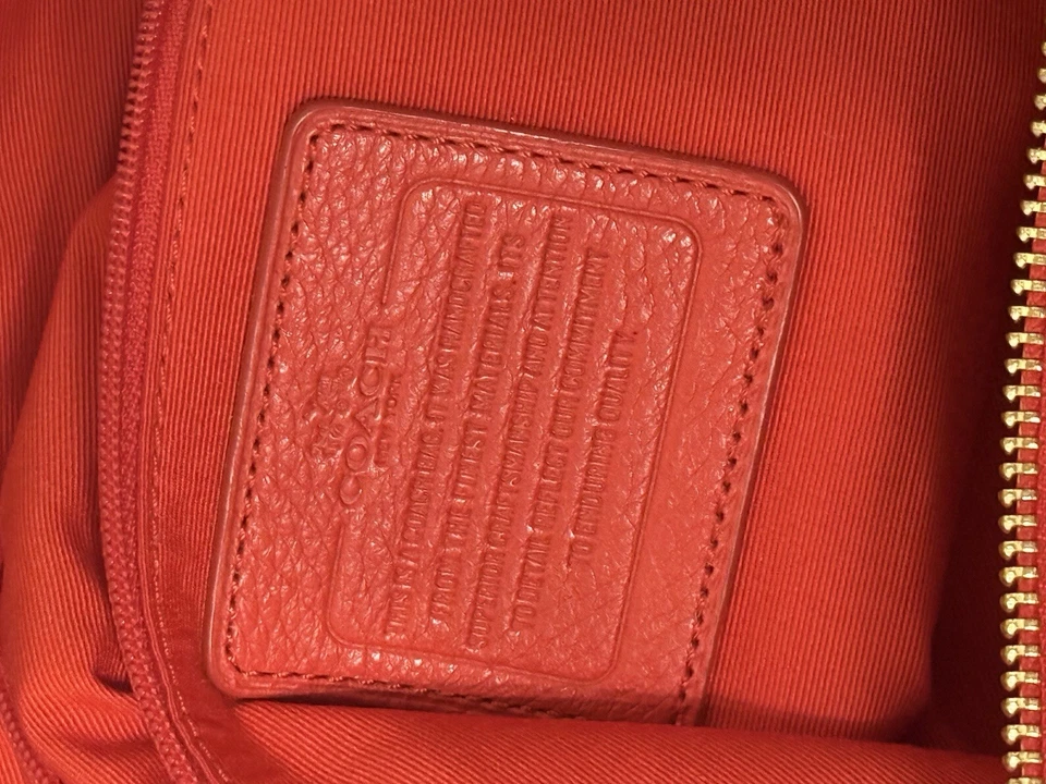 CoachF34494Kelsey Cuero Guijarro Rojo Hombro Bolso Cartera con Cartera a Juego Foto 3 de 4