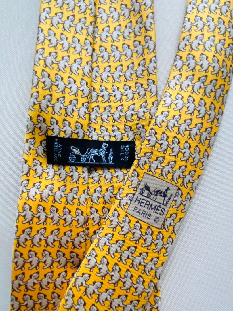 Hermès silk tie with bear pattern - image 4