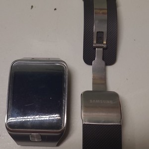 Samsung Galaxy Gear Watch 41mm Silver Metal Case  HRM 4GB!!!!