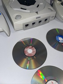 Sega Dreamcast With 4 Games, NO CORDS!, And 2 Controllers, Works Great
