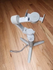 DJI OM 4 SE Handheld 3-Axis Smartphone Gimbal Stabilizer with Grip Tripod Gimbal
