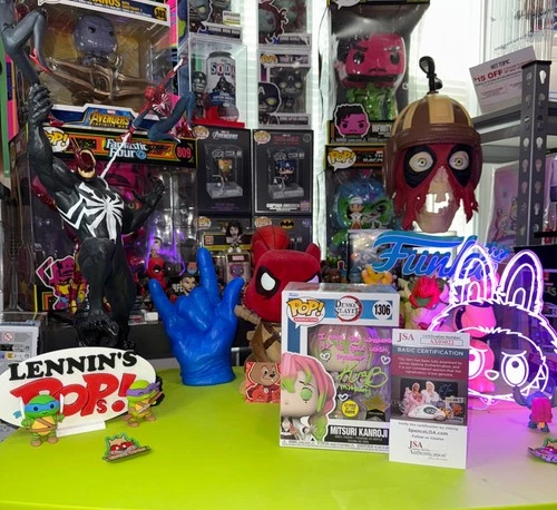 Demon Slayer Mitsuri Kanroji funko with signature+ Quote+ Doddle+ JSA