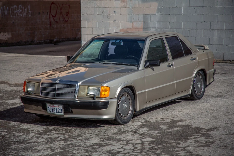 1987 Mercedes-Benz E-Class  - Image 3 of 4
