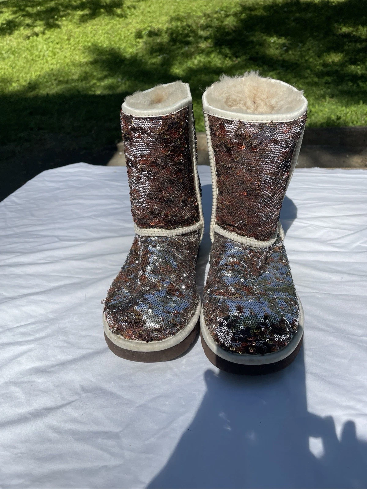 Stivali Ugg classici corti con paillettes 8