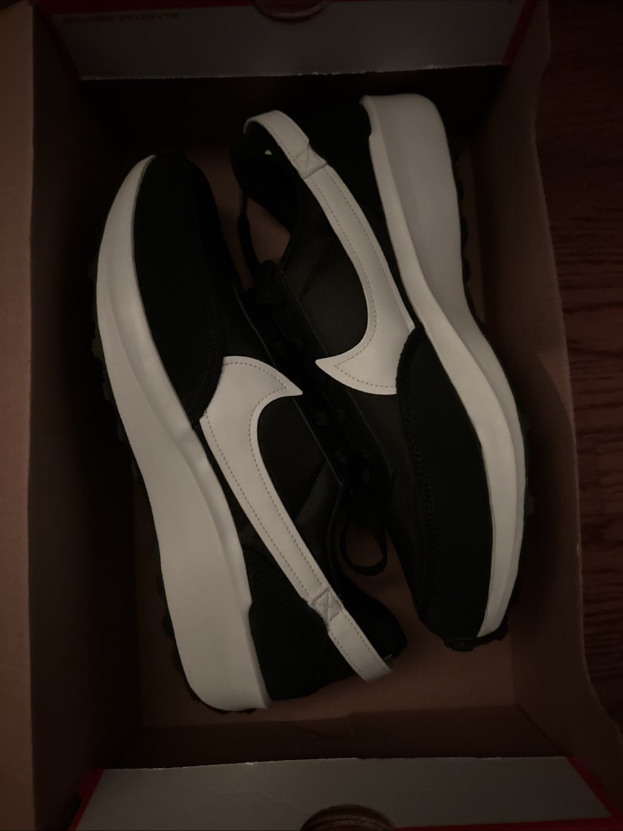 Nike Waffle Debut Mens Sz 8.5 Black White Trail Running Sneaker Shoes DH9522-001 Nike Waffle Debut Black White Men Casual Lifestyle Shoes  main image 4