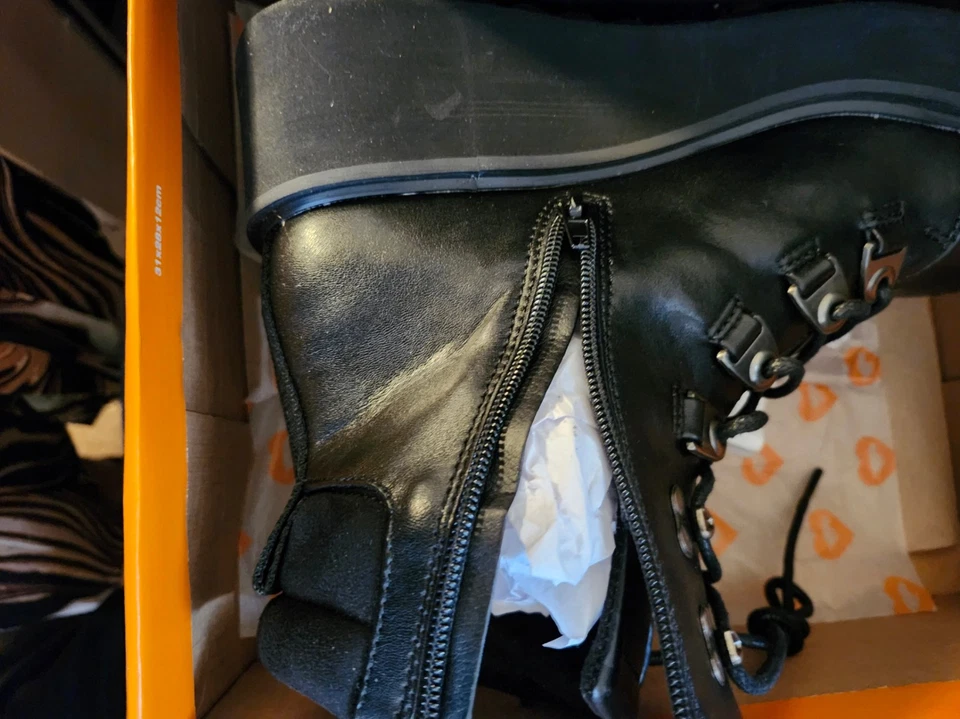 Botas Rocket Dog Mujer Talla 8 Negro Top Alto, Atados y Suelas Gruesas Foto 4 de 4