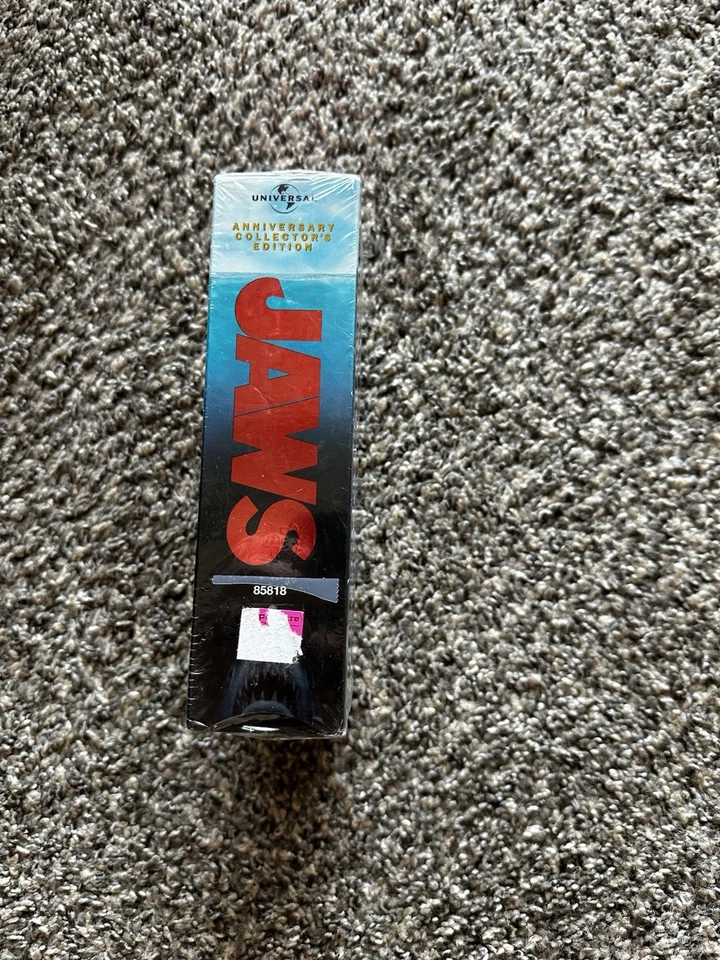 Jaws (VHS, 2000, 2-Tape Set, Anniversary Collectors Edition Double-Pack) NEW - Image 4 of 4