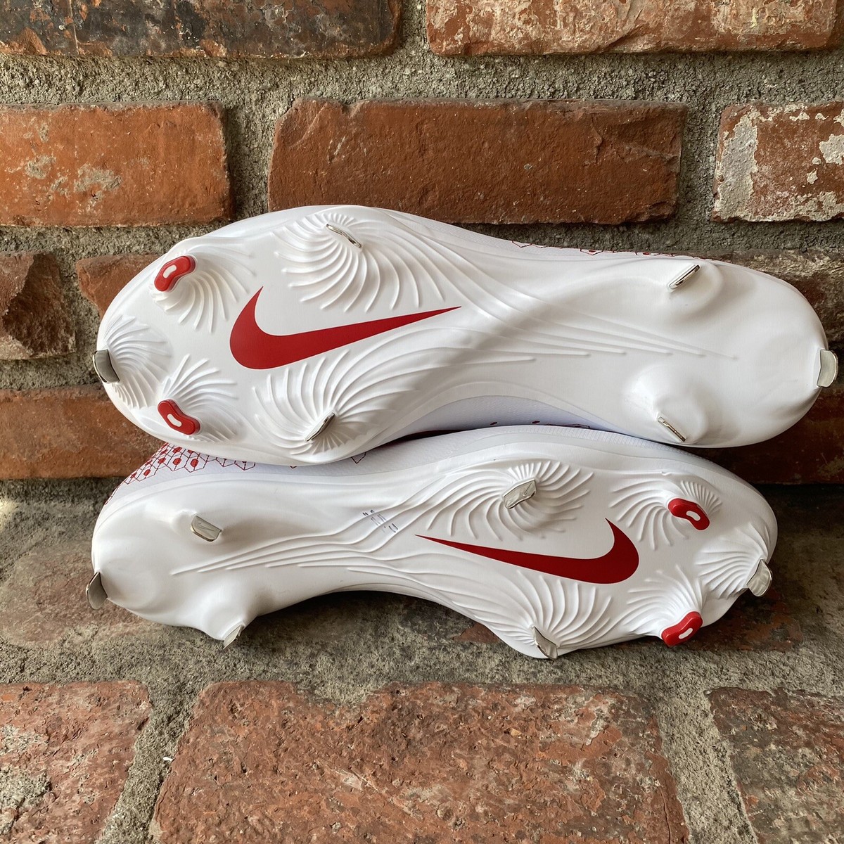 Nike Men US 8 Lunar Vapor Ultrafly Elite 2 Baseball Cleats White/Gold AO7946-104 Lunar Vapor Ultrafly Elite 2 Mens Baseball Cleat Ao7946 104  main image 3