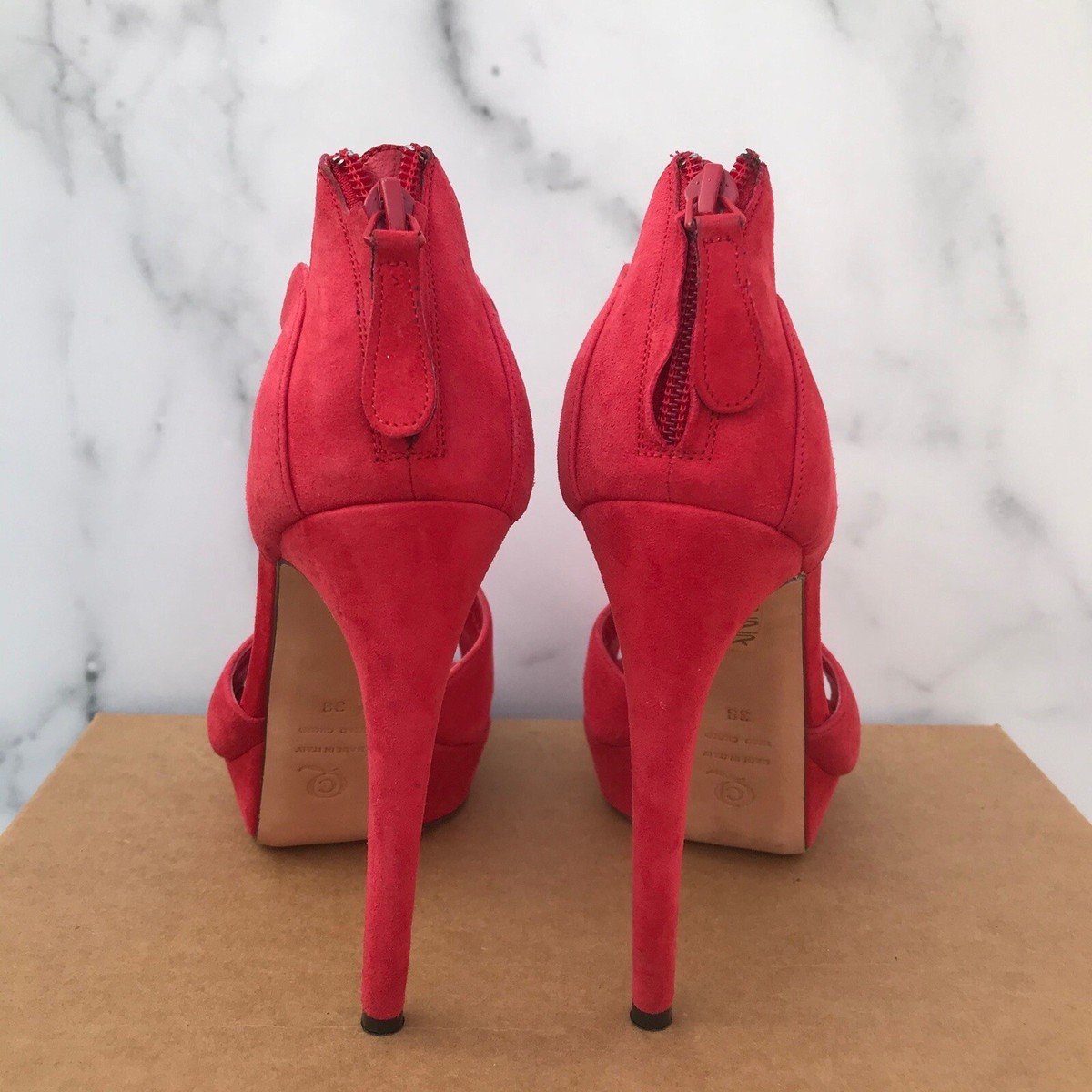 【関税&送料込】Alexander Mcqueen Decollete Armadillo In Pel Alexander McQueen Armadillo Decollete' | italist