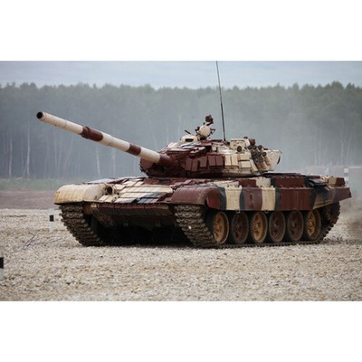 Russian T-72B1 MBT (w/kontakt-1 reactive armor) 1/35 Model 09555 Trumpeter