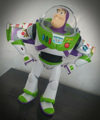 buzz lightyear moving head