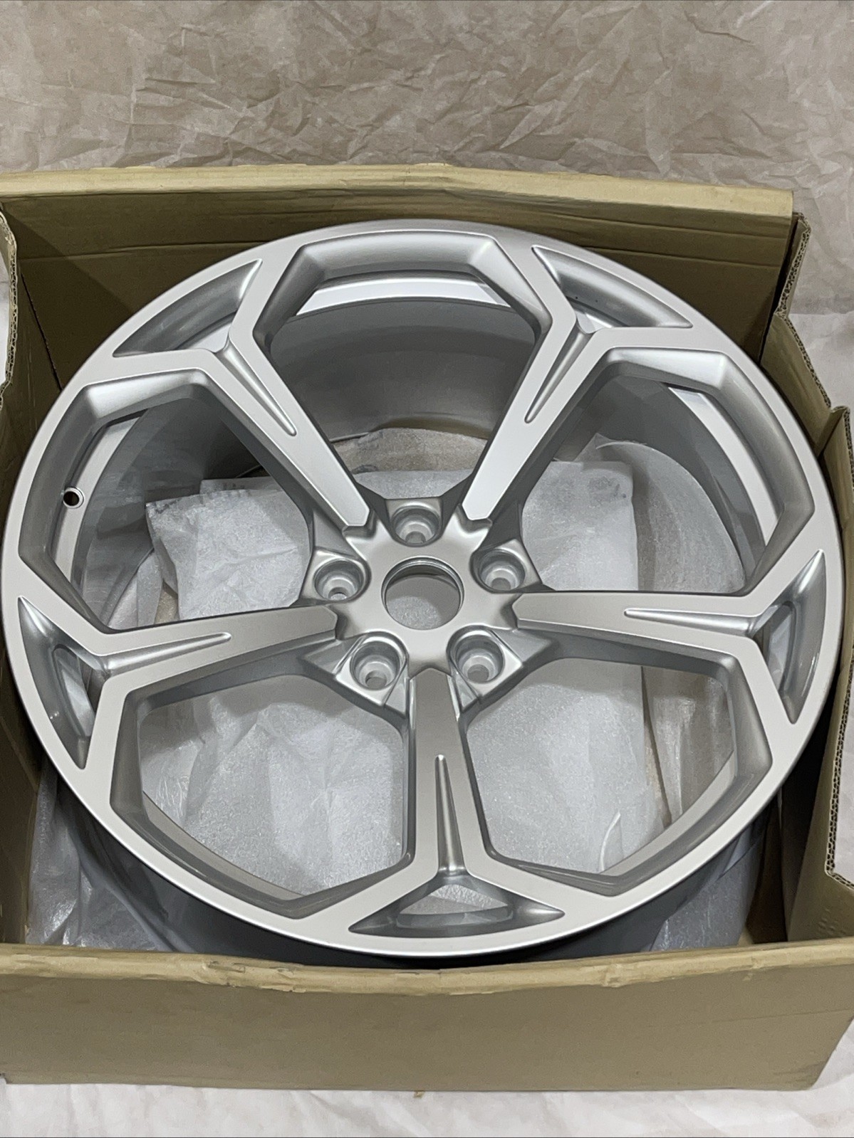 2019-2022 OEM Lamborghini Urus 22" Rim Wheel Silver Alloy 4ML601025K, New