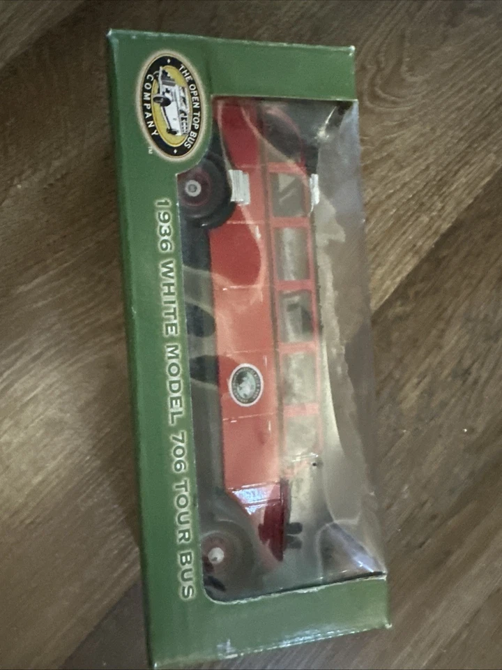 1/48 O Scale 1936 White Model 706 Tour Bus Glacier Park The Open Top Bus Company - Image 3 of 4