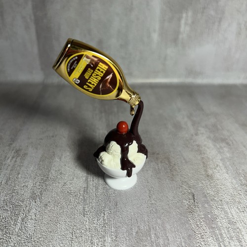 Gold Frozen Moments Hershey’s Syrup Ice Cream Sundae Zuru Mini Brands Series 4 - Picture 3 of 9