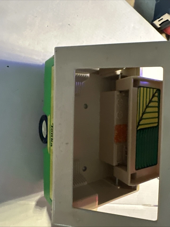 Furgoneta Tonka verde vintage y cámper emergente años 70 juguete de camping acero prensado Foto 3 de 4