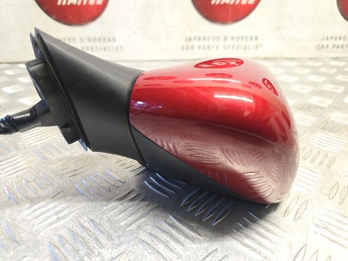 ESPEJO RETROVISOR PLEGABLE MANUAL LADO CONDUCTOR ORIGINAL NISSAN MICRA K14 MK5 2017-2023 ROJO NBD - Imagen 6 de 9