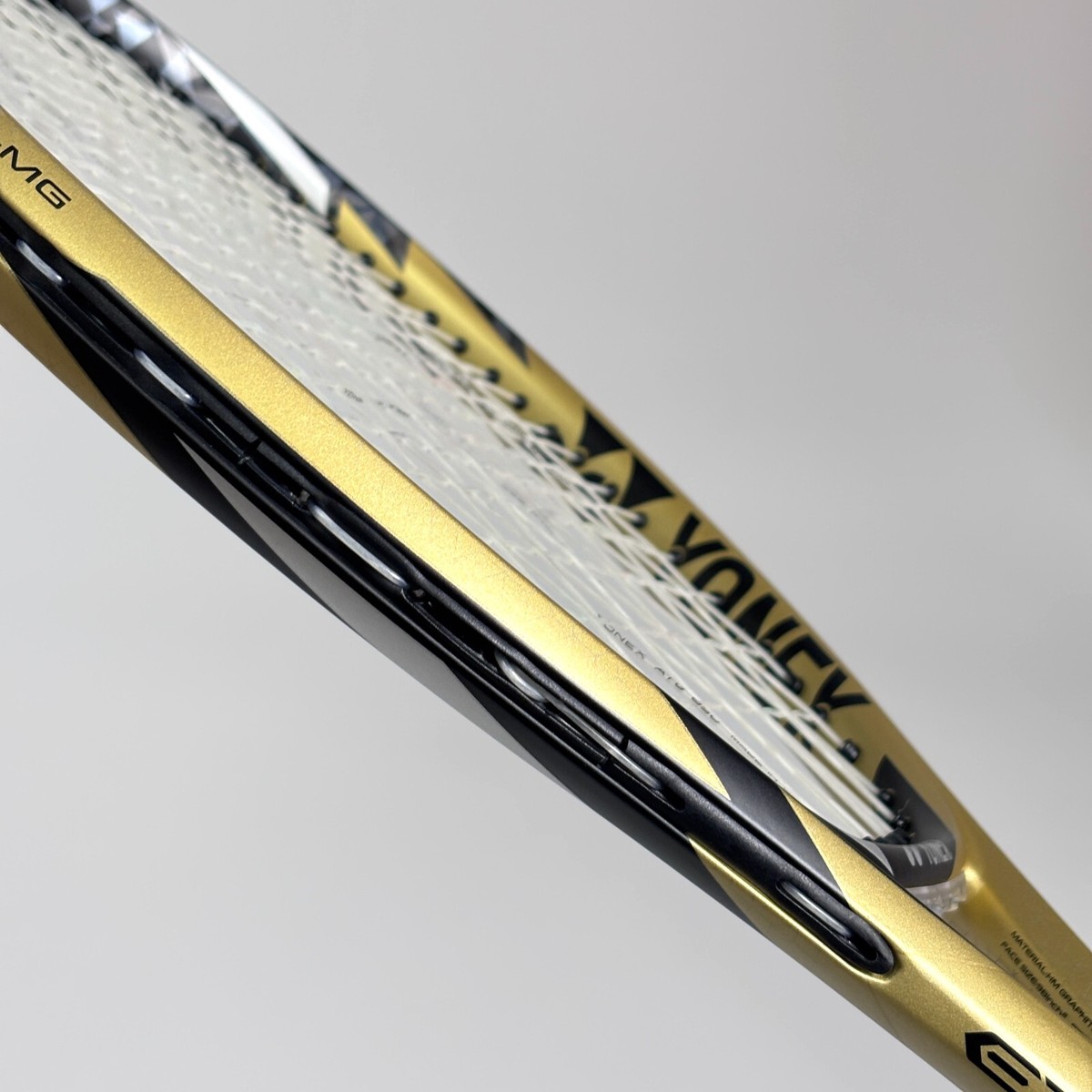 Yonex Ezone 98 G2 4 1/4 Naomi Osaka Limited Edition Gold Yonex Ezone 98 G2 4 1/4 Naomi Osaka Limited Edition Gold