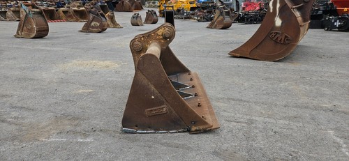 6ft Ditching Bucket w/ 65mm Pins - Used - Price £1200.00 + VAT @ 20% - C539 - Picture 2 of 8