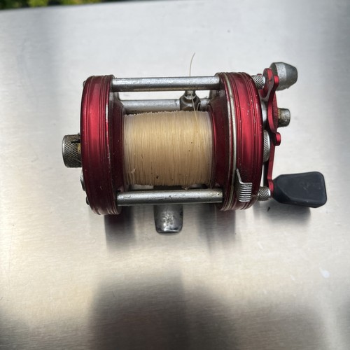 Vtg Abu Garcia Ambassadeur 6000 Red Baitcasting Reel Sweden Estate Find - Picture 2 of 9
