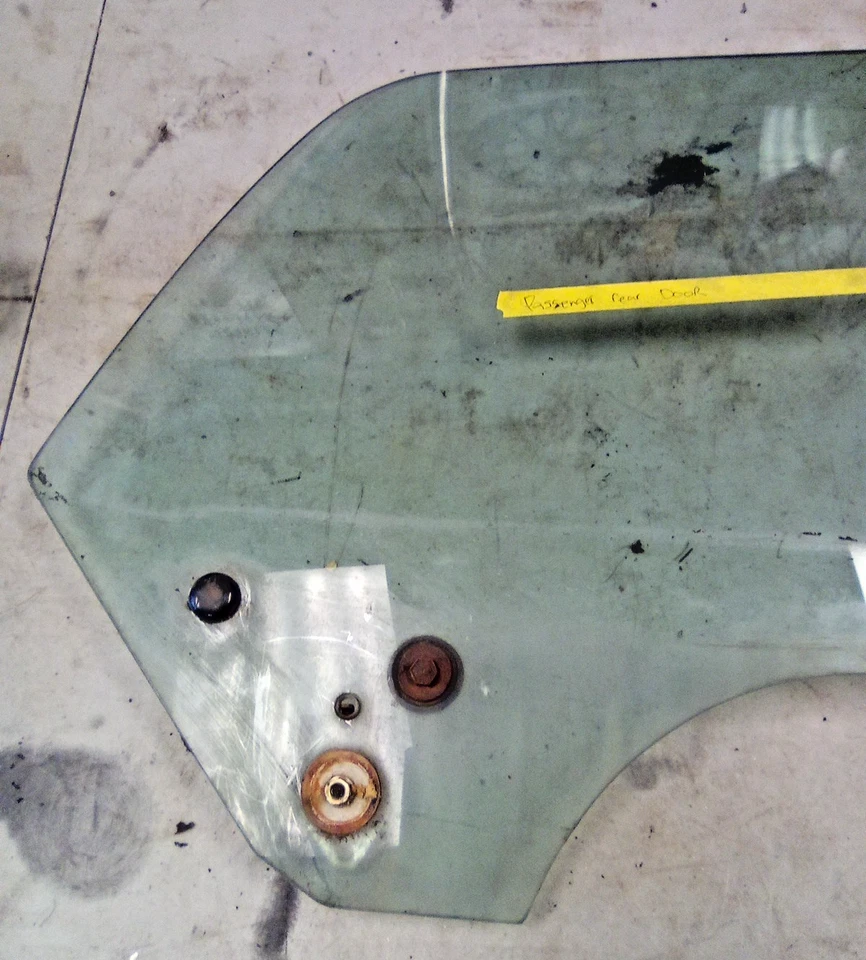 乘客右后门玻璃 Electra Sedan 适合 69-70 BUICK DG — 第 2/4 张图片