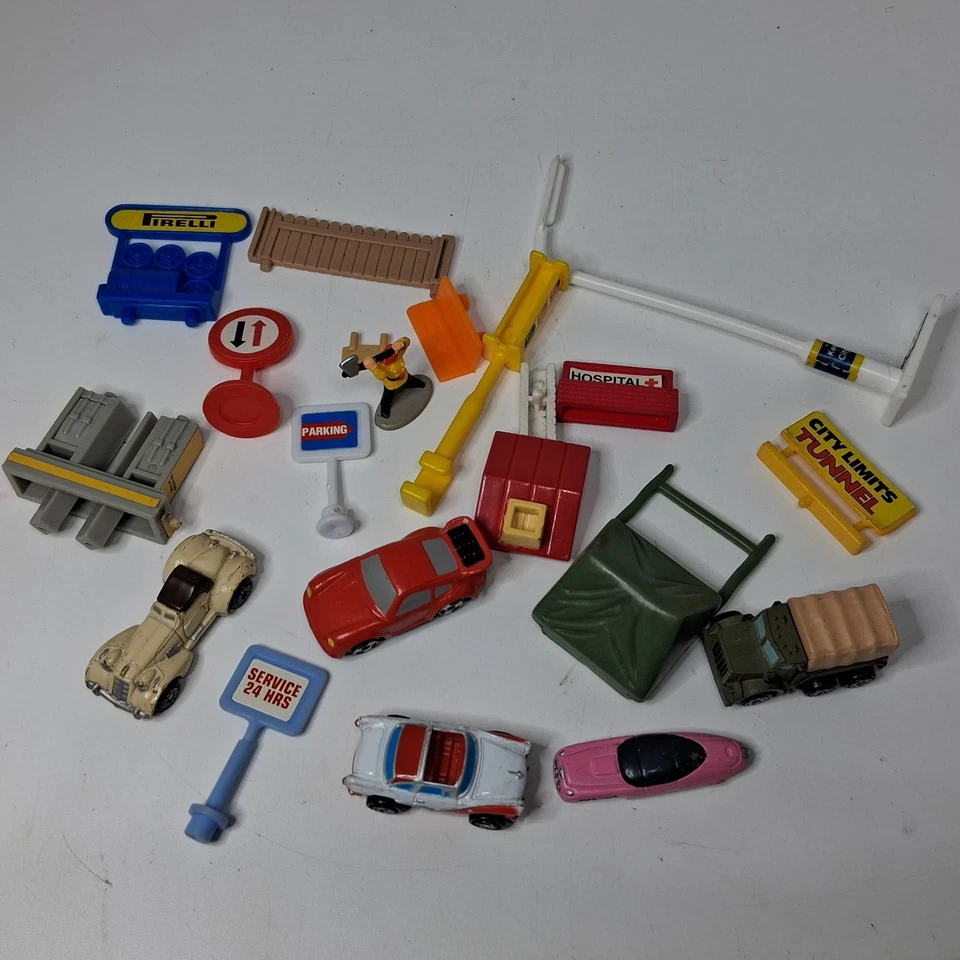 Mixed Lot of 21 Mini Micro Machines Miniature Accessories - Image 1 of 1
