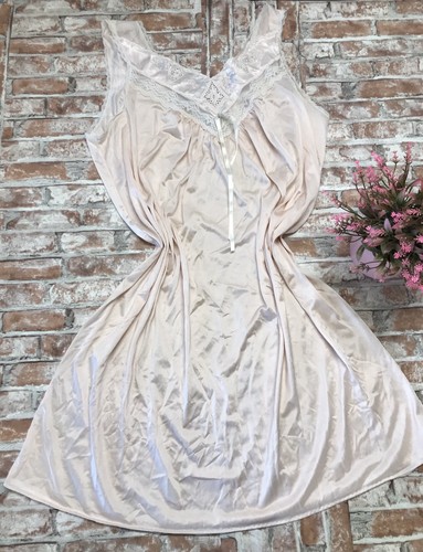 Vintage Lorraine Pink Antron Nylon Nachthemd Stickerei Spitze Made USA SS M seidig