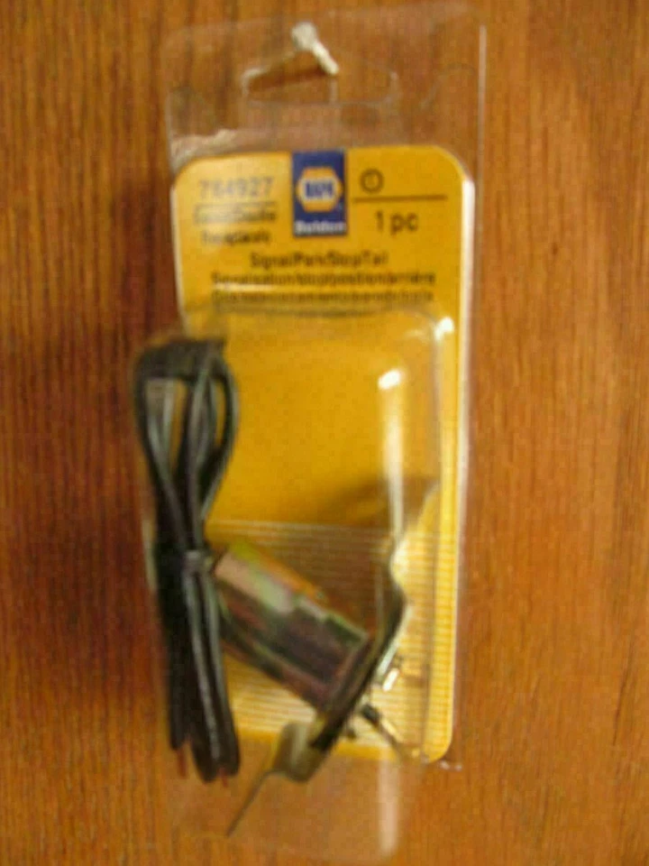 NAPA Belden Signal /Park /Stop /Tail Socket Double Contact #784927 (AH-95) Foto 2 de 3