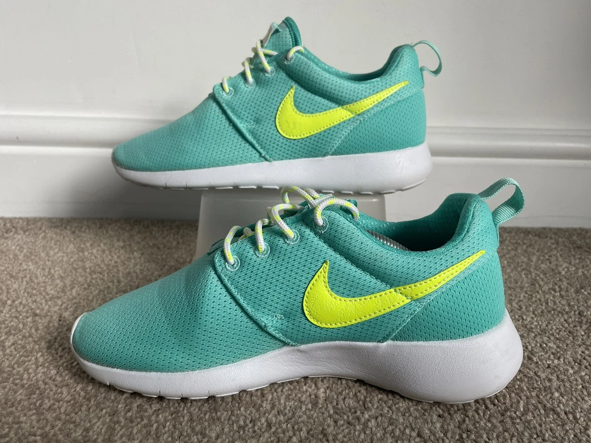 zeevruchten Tegen Vervuild Nike Roshe Run One Green Mint White Running Trainers Size UK 4 599729-302 |  eBay