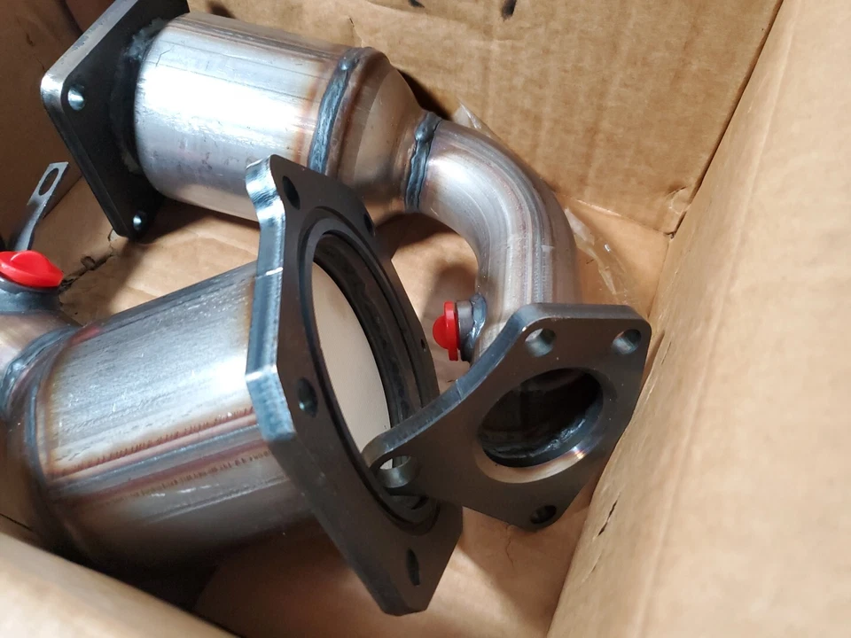 Front Left & Right Catalytic Converter 40886 For Nissan Altima Murano Quest Foto 2 de 4